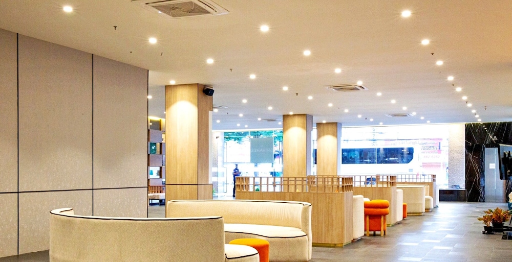 The Srivaree Airport Hotel 9/50