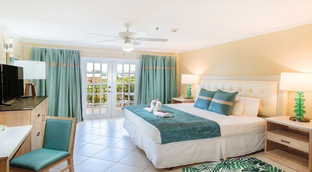 Bay Gardens Beach Resort and Spa 29/75
