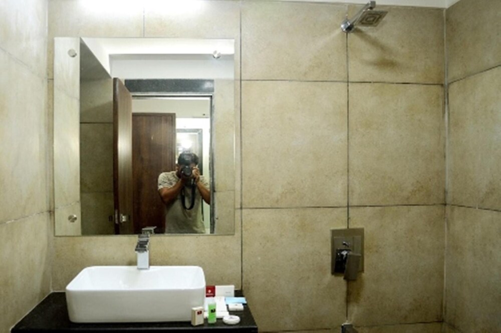 Crimson Park Shripriya Hotel 32/32