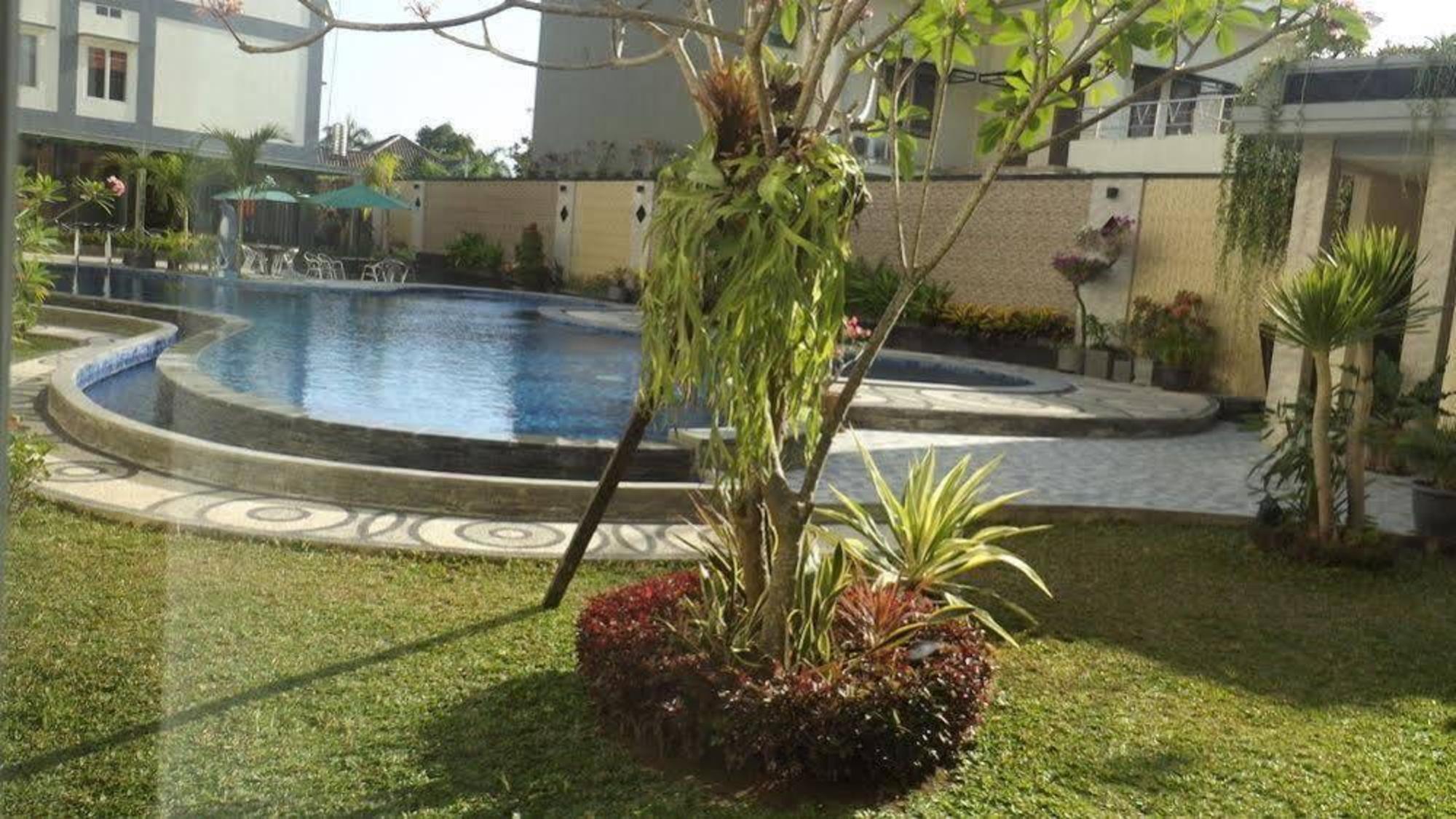 HOTEL PURI INDAH & CONVENTION 86/99