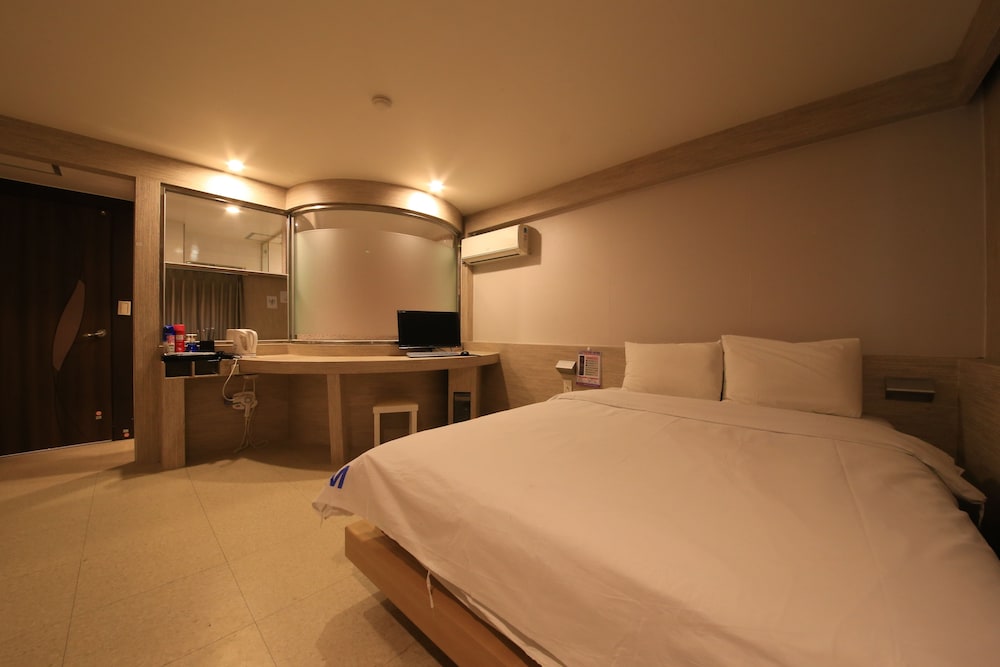 Hotel M Story 11/44