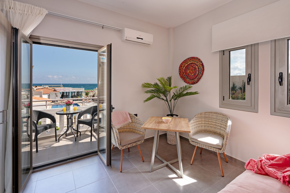 Sonio Beach Hotel 31/57