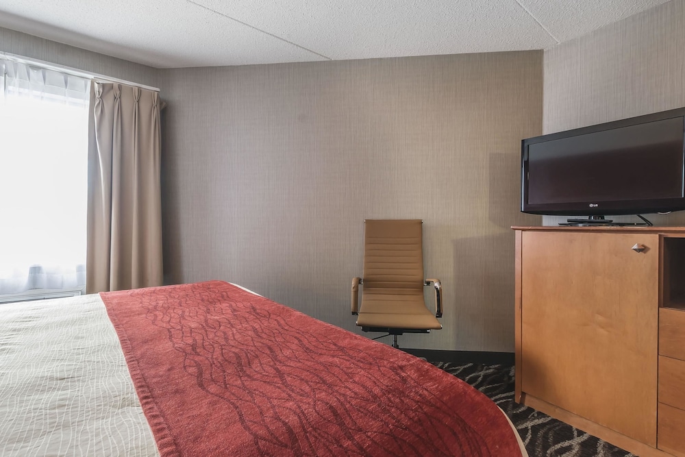 Spark by Hilton Oshawa 27/43
