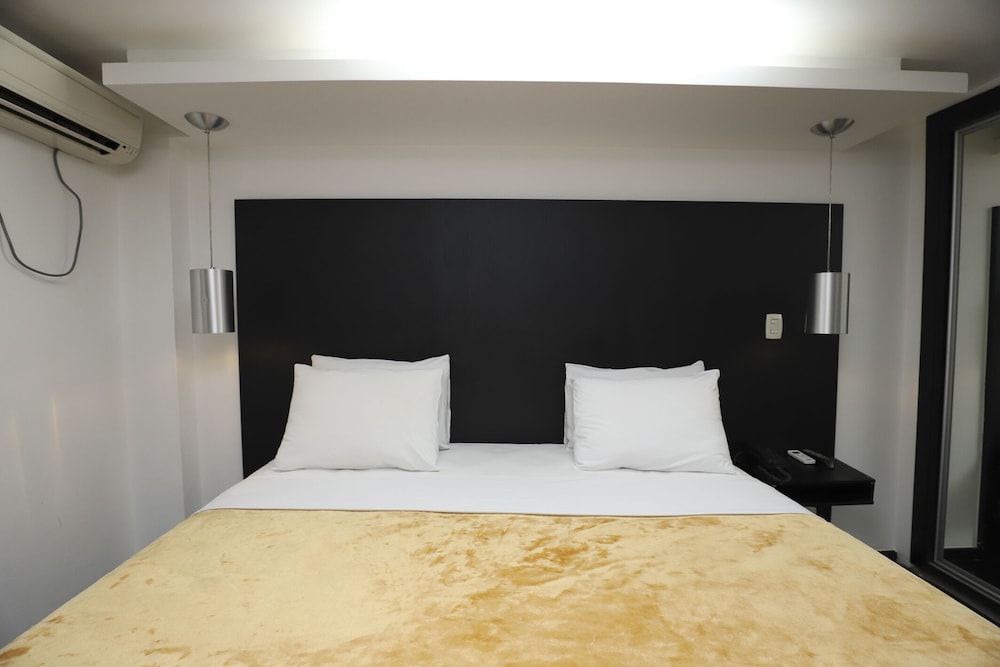 155 HOTEL 15/54