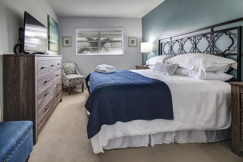 1 BEDROOM, SUITE, KING BED