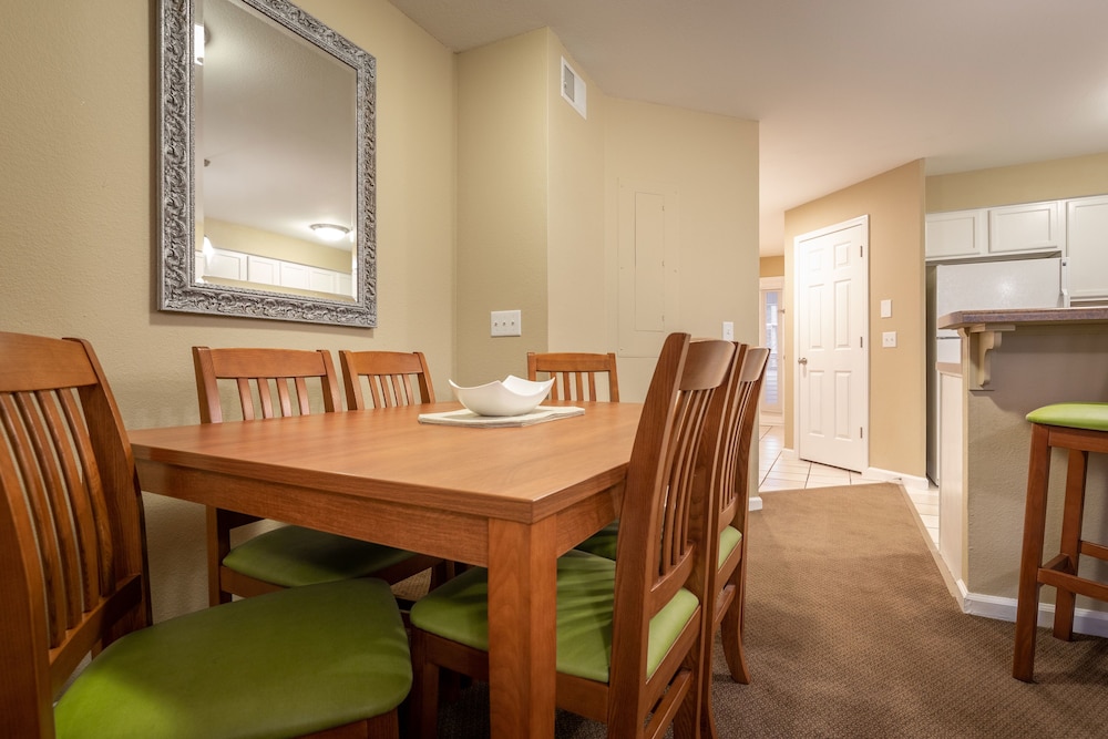 Capital Resorts Carriage Place 64/77