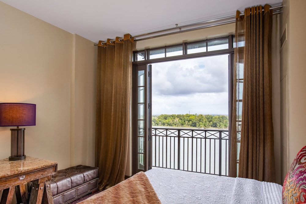The Bohemian Hotel Savannah Riverfront Autograph Collection 18/32
