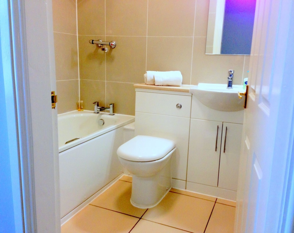 Ely House Hotel 9/40