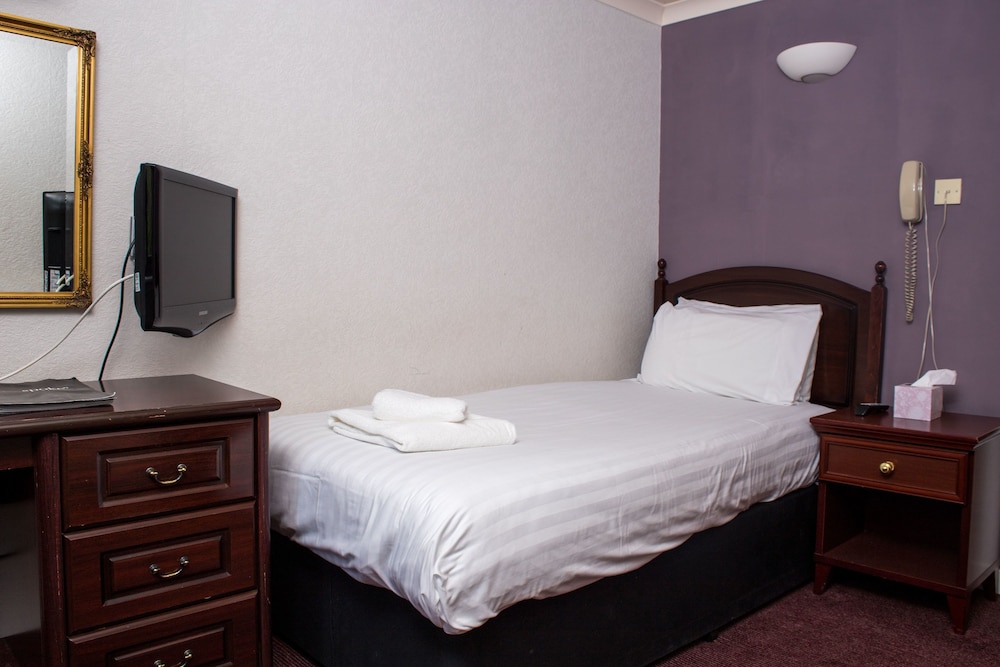Kyle Hotel 9/49