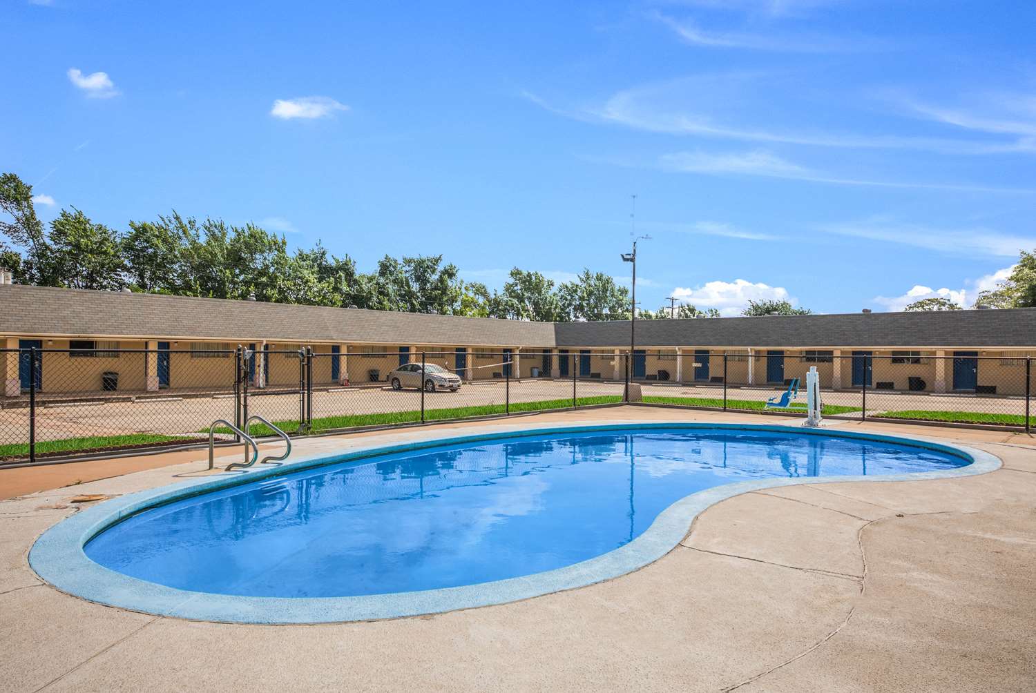 Americas Best Value Inn Giddings 36/37