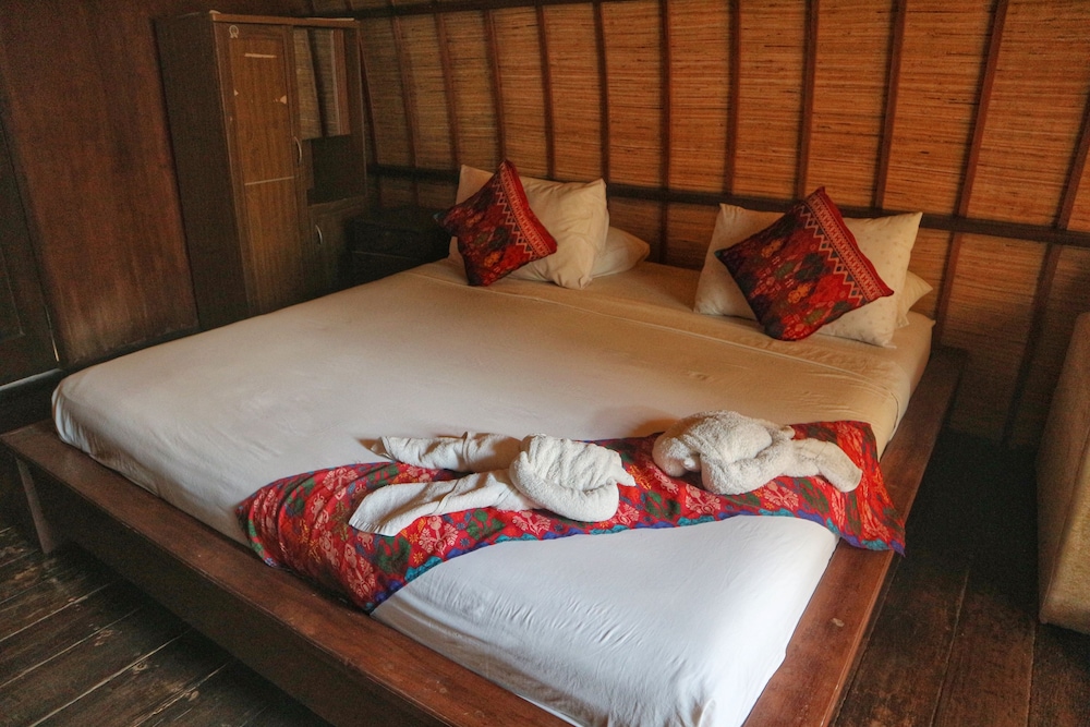GiliPaddy Resort 24/65