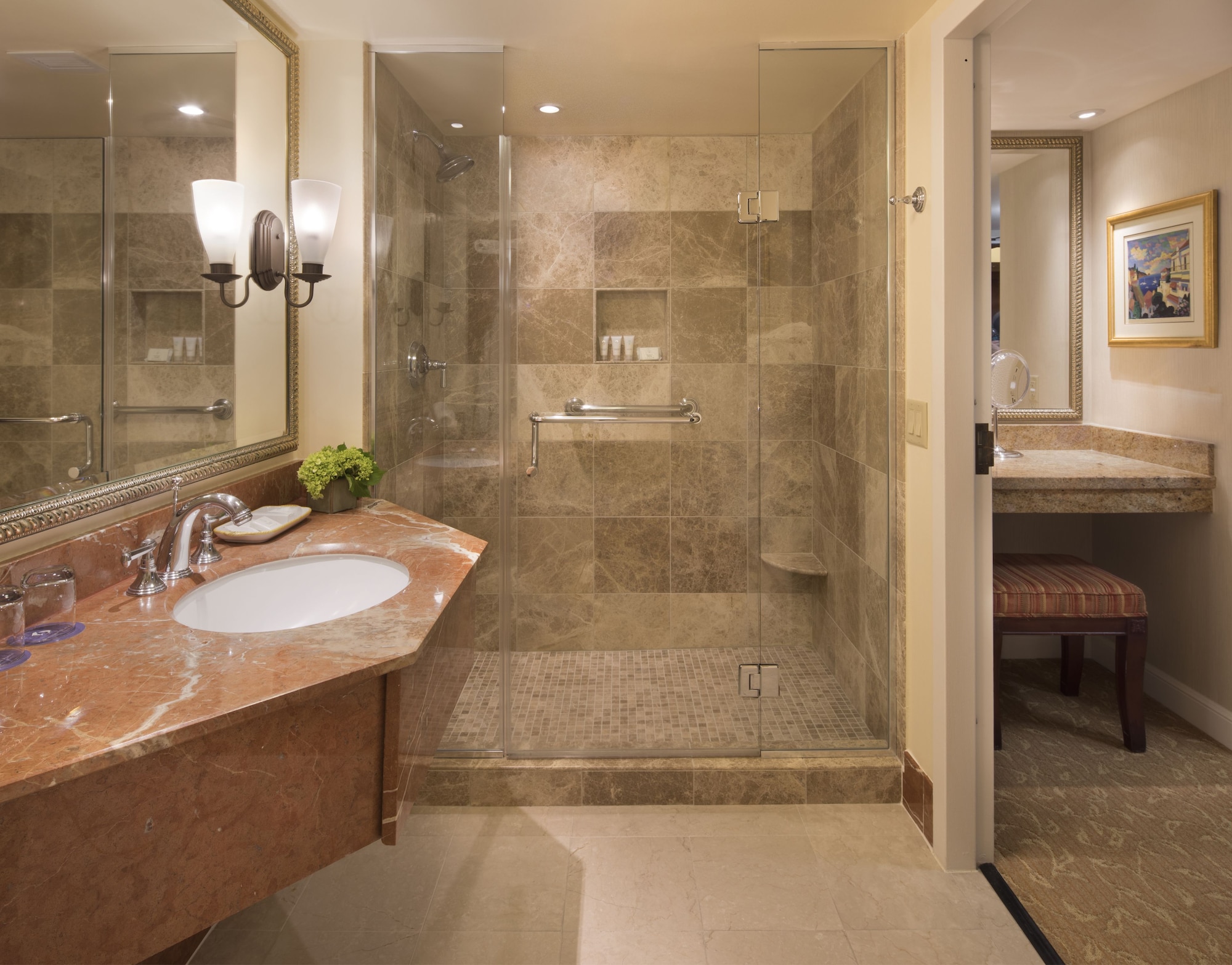 غرفة بسرير كينج بإطلالة جزئية على البحر، Monterey Plaza Hotel & Spa 4/5