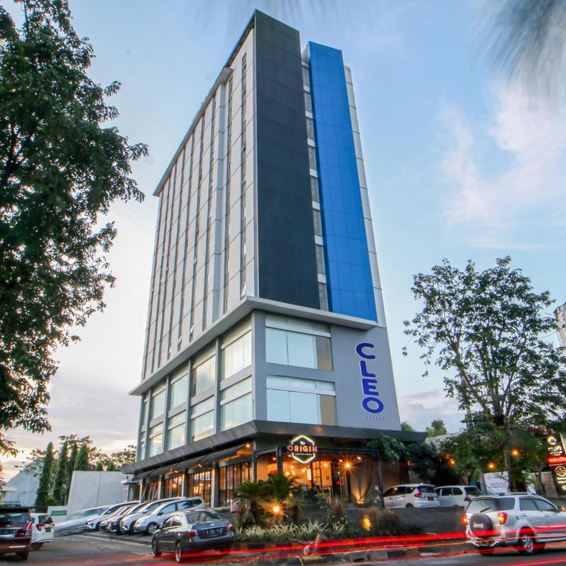 Cleo Hotel Jemursari 1/17