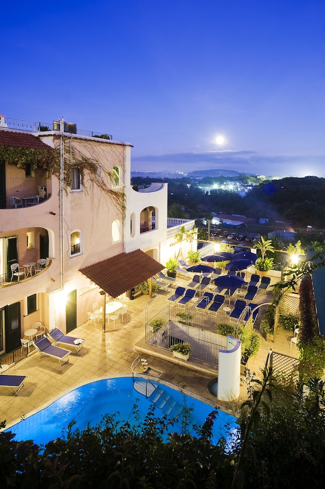 Hotel Bellevue Benessere and Relax 36/45