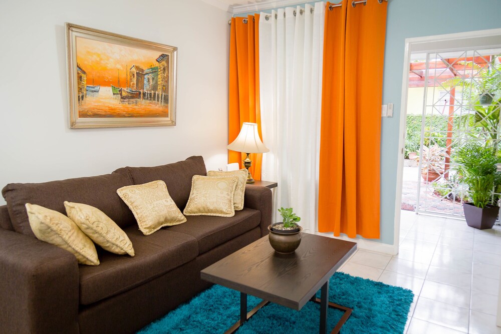 Centrally Located Guest Apartments 9/20