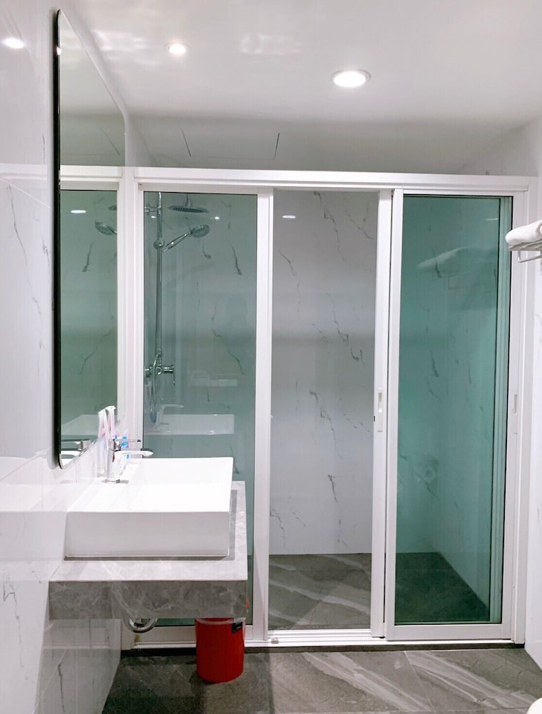 Miloft Sathorn Hotel 49/49