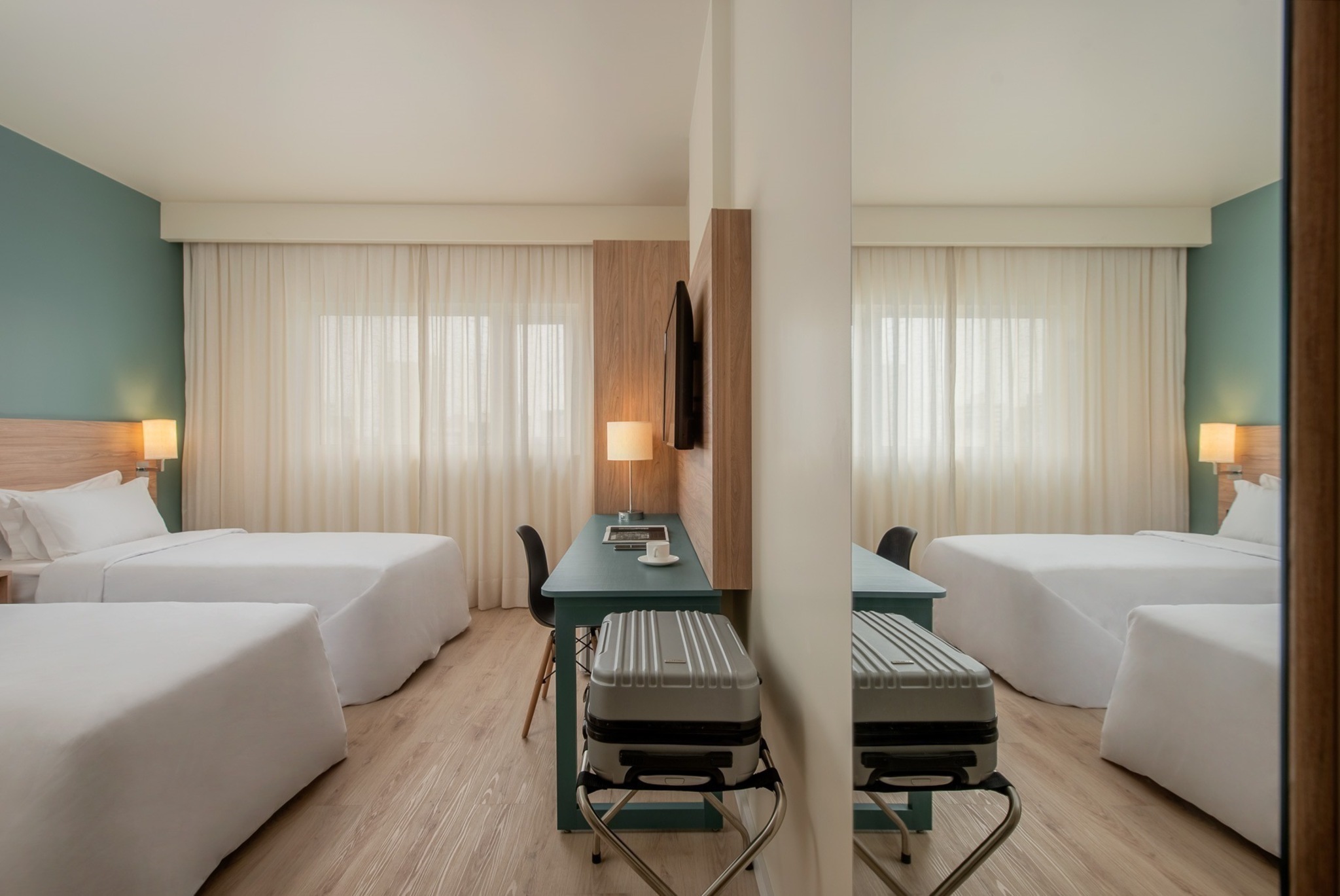 Luxury, Twin Beds
