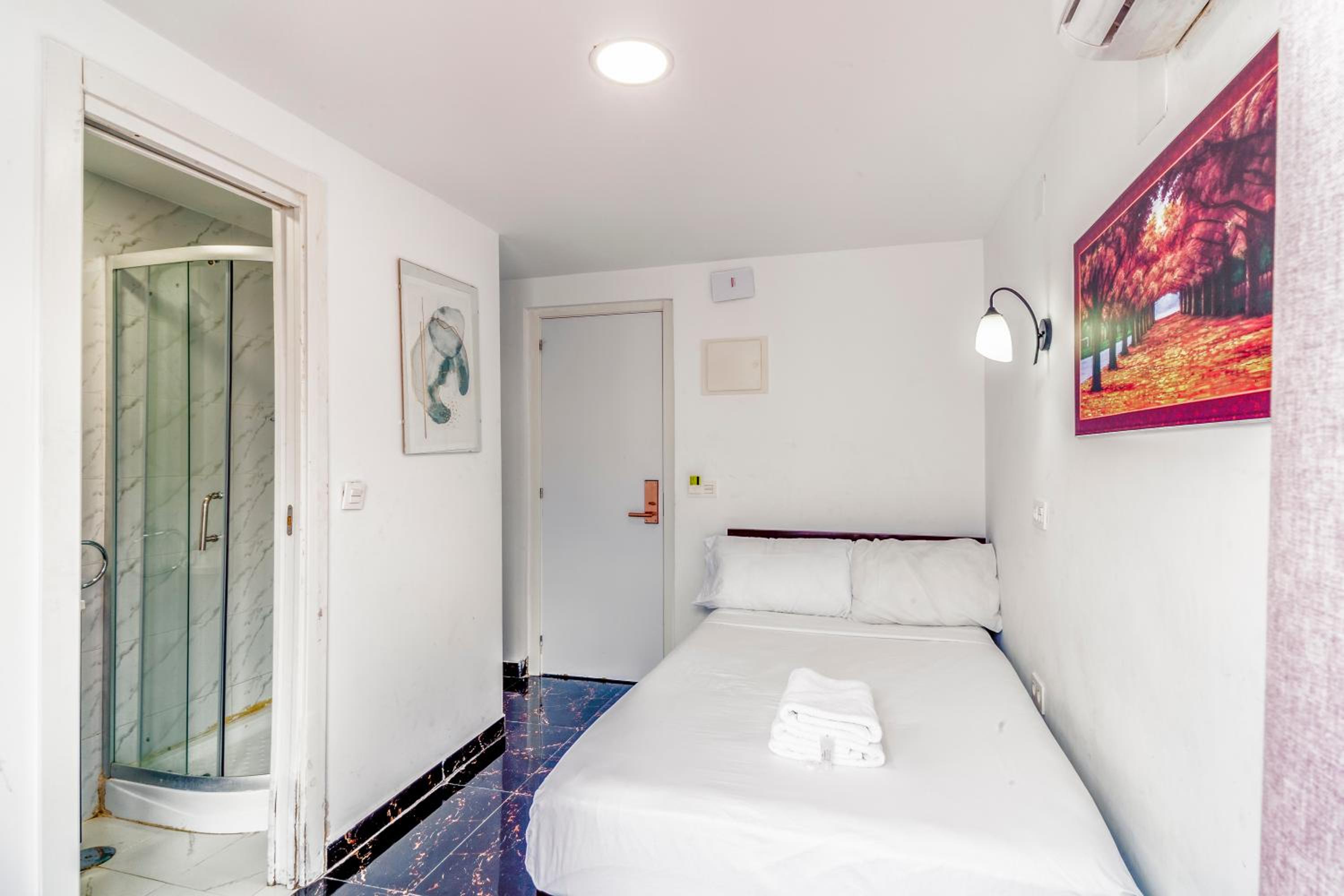 Room, Single