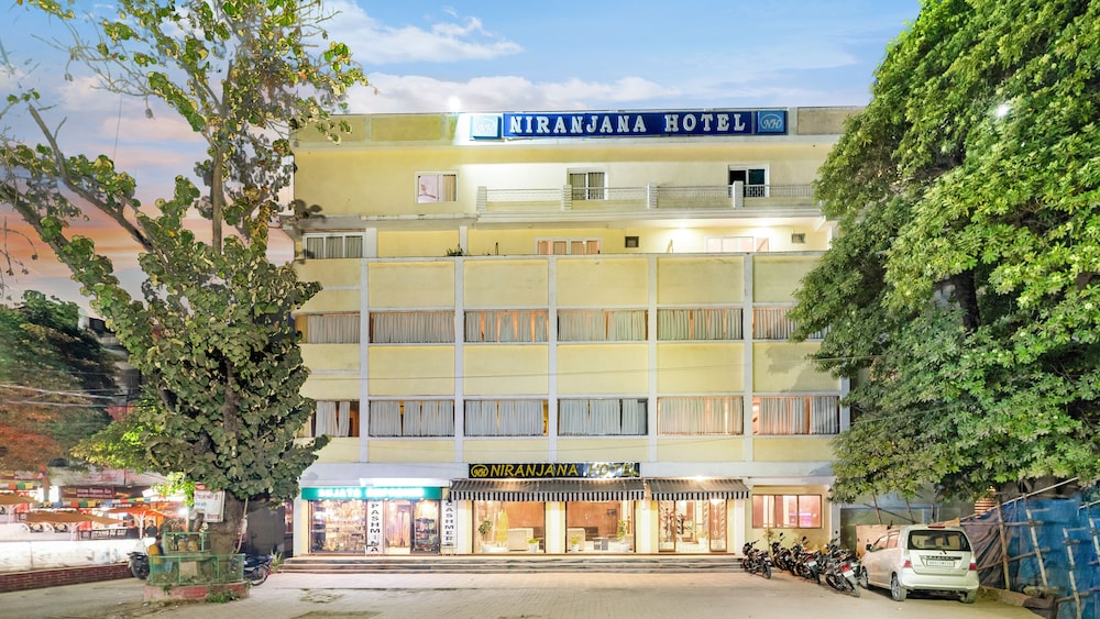 NIRANJANA HOTEL 1/50