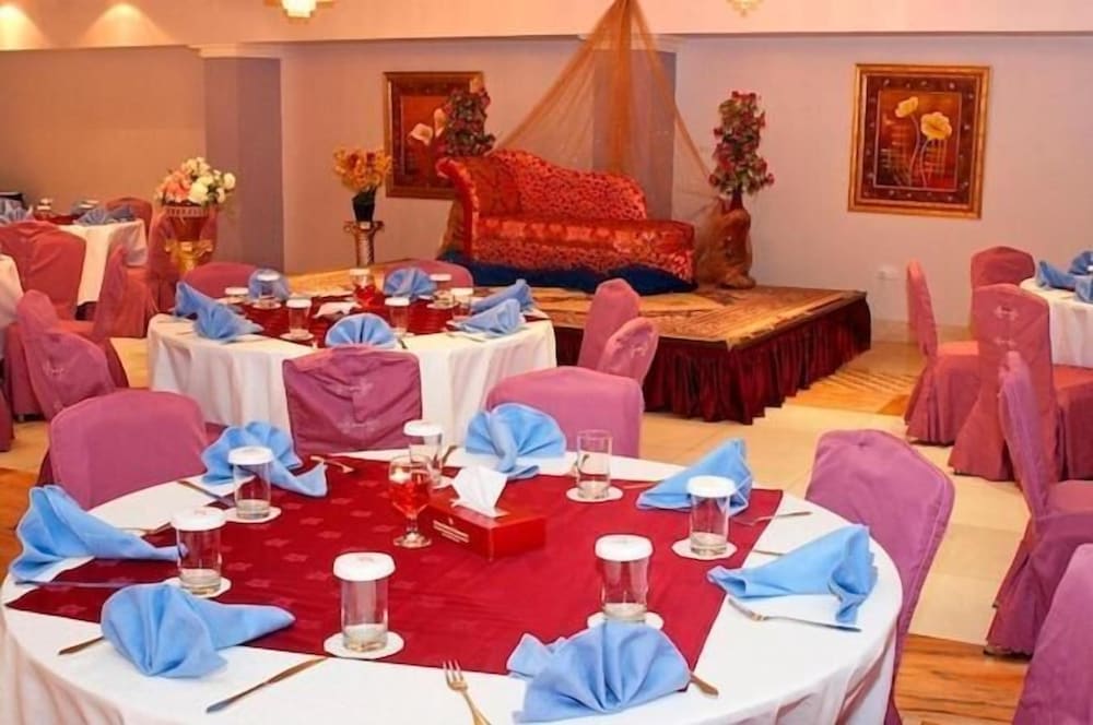 Safeer Plaza Hotel 39/50