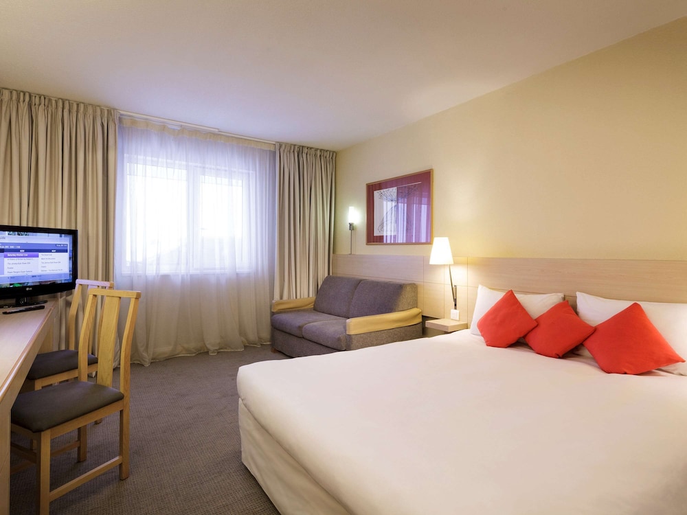 NOVOTEL MILTON KEYNES 14/74