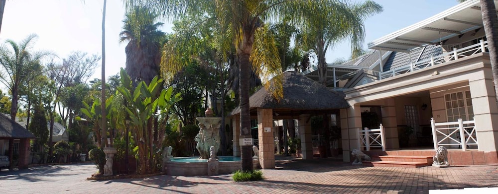 Summerview Guest Lodge 3/47