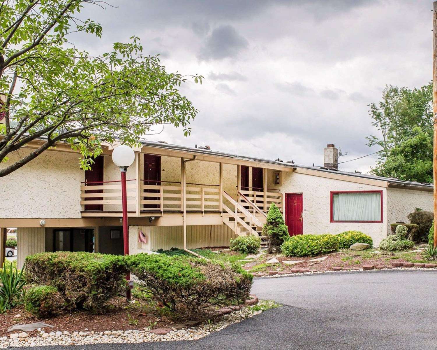 Econo Lodge Clarks Summit - Scranton 5/22