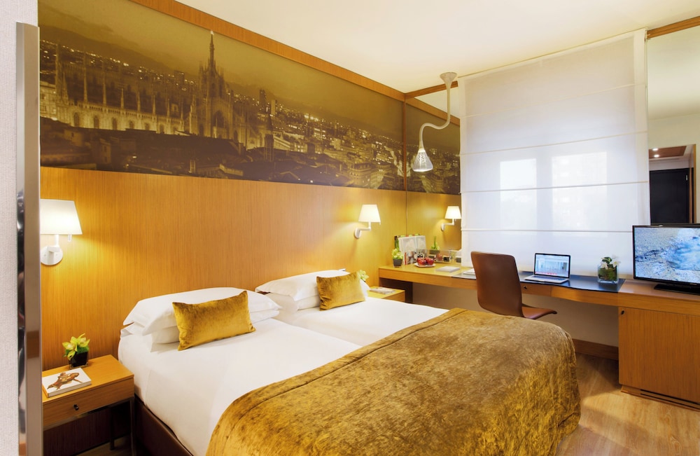 SUPERIOR, DOUBLE OR TWIN BED