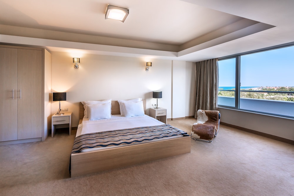 CRONWELL PLATAMON RESORT 7/50