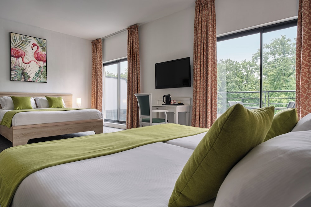 Hotel Marso 9/50