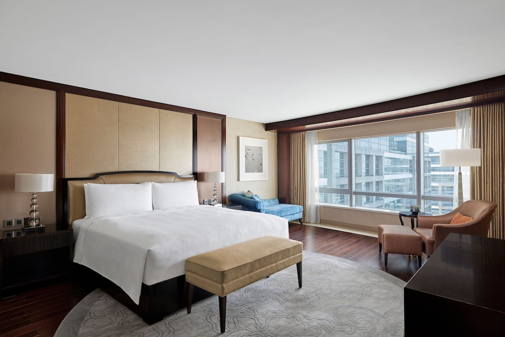 Ambassador, Suite, Double Bed