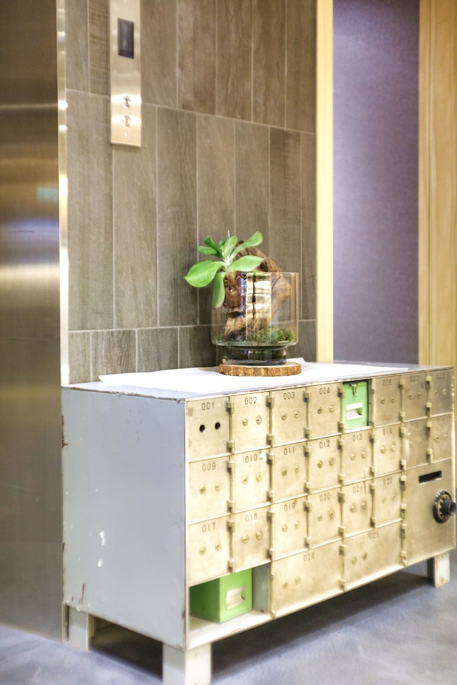 Hub Hotel 12/57