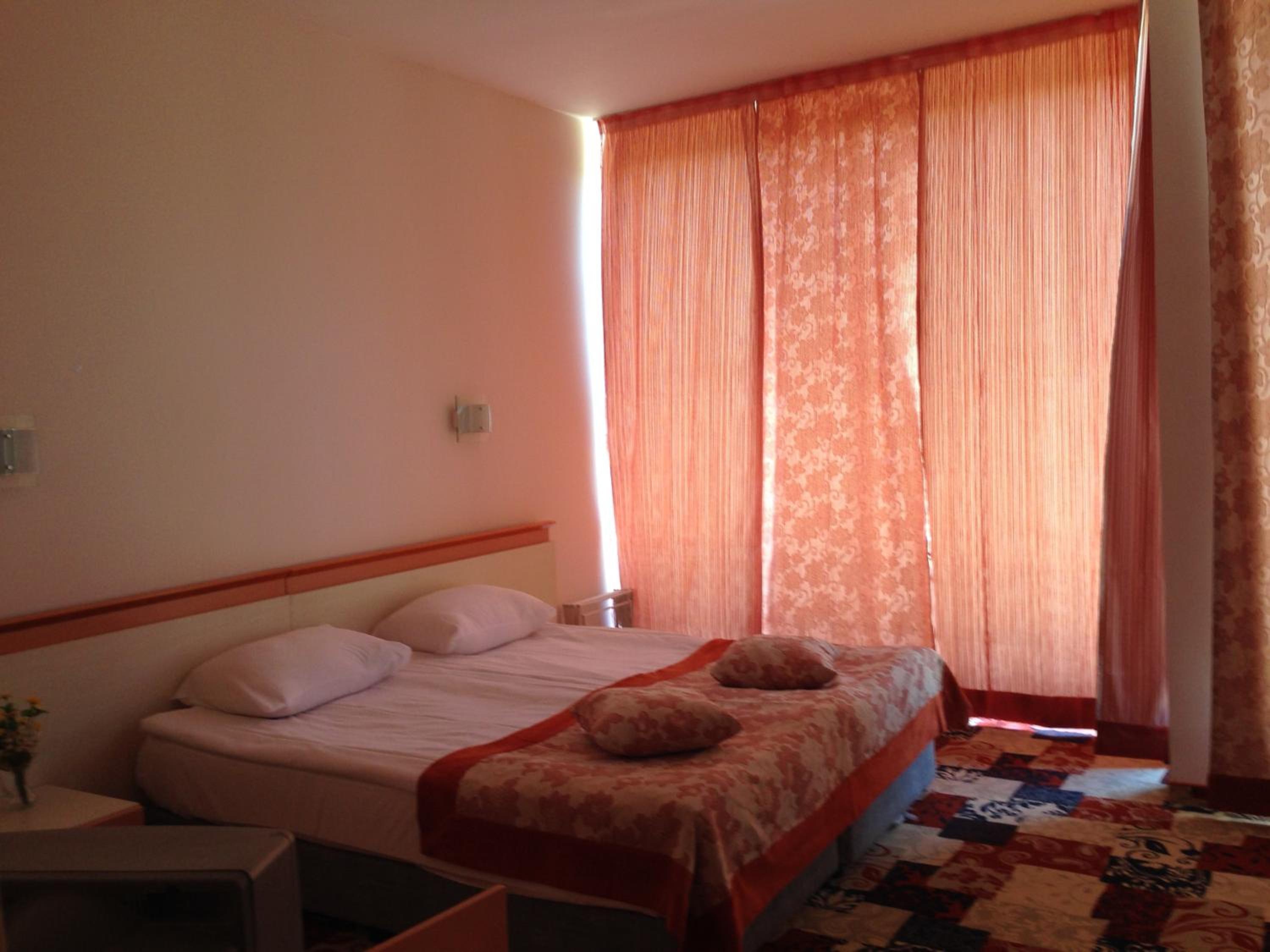 غرفة ثلاثية بشرفة، Koral Hotel 3/4