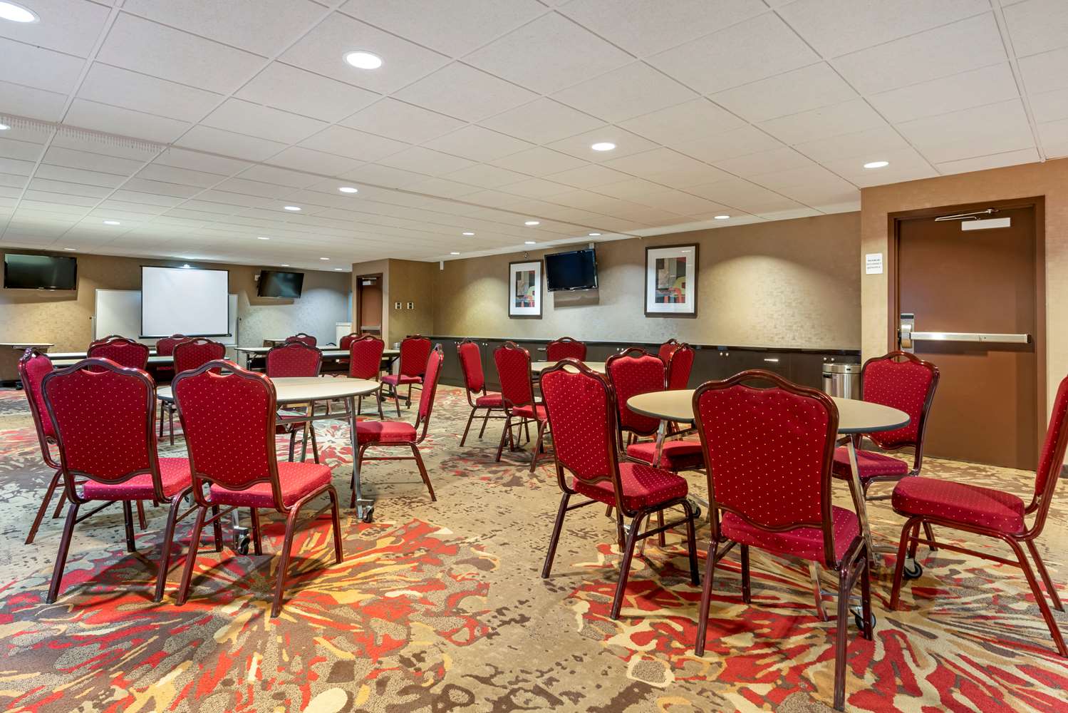 Best Western Plus Brookside Inn 43/62