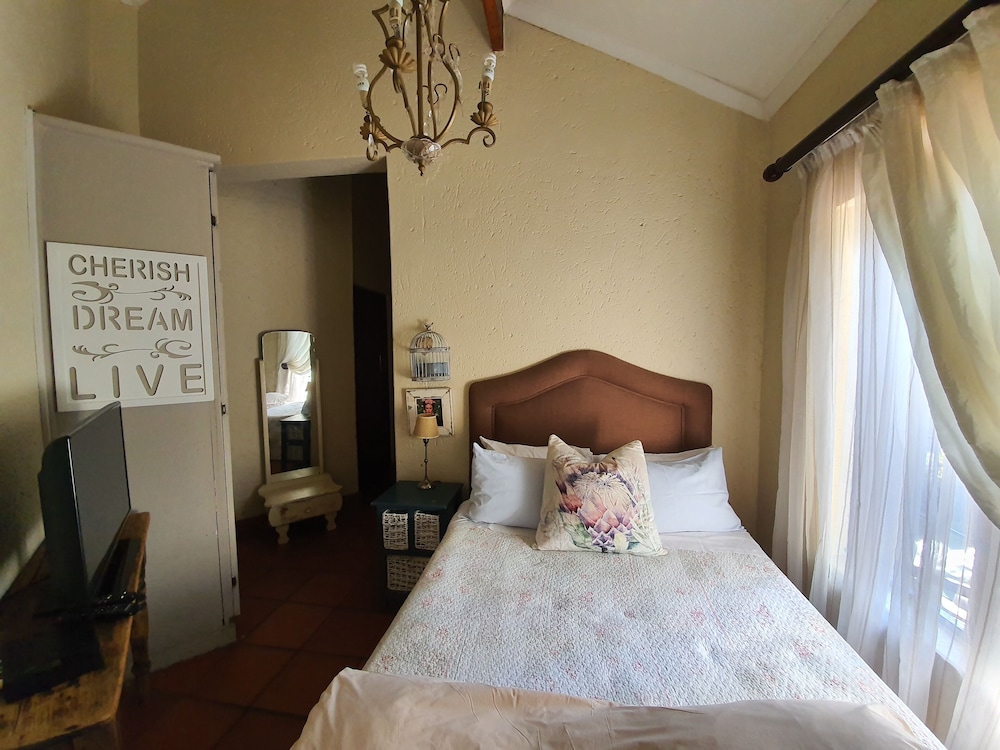 Waterhouse Guest Lodges 295 Indus Street 14/50