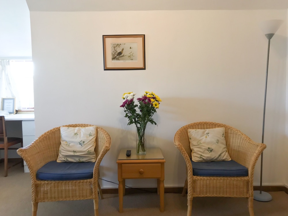 Howard's End Manor 21/50