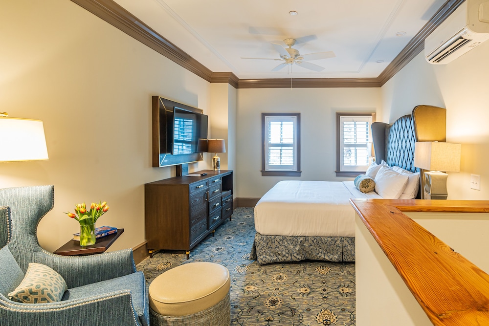 Andrew Pinckney Inn 58/78