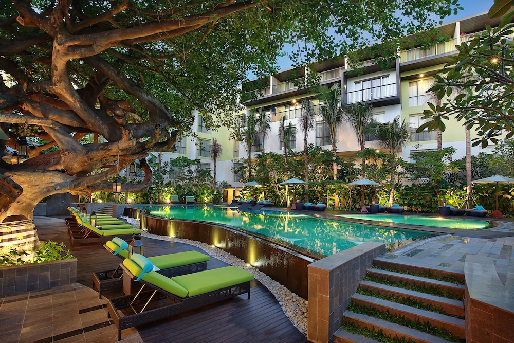 MERCURE BALI LEGIAN 74/75