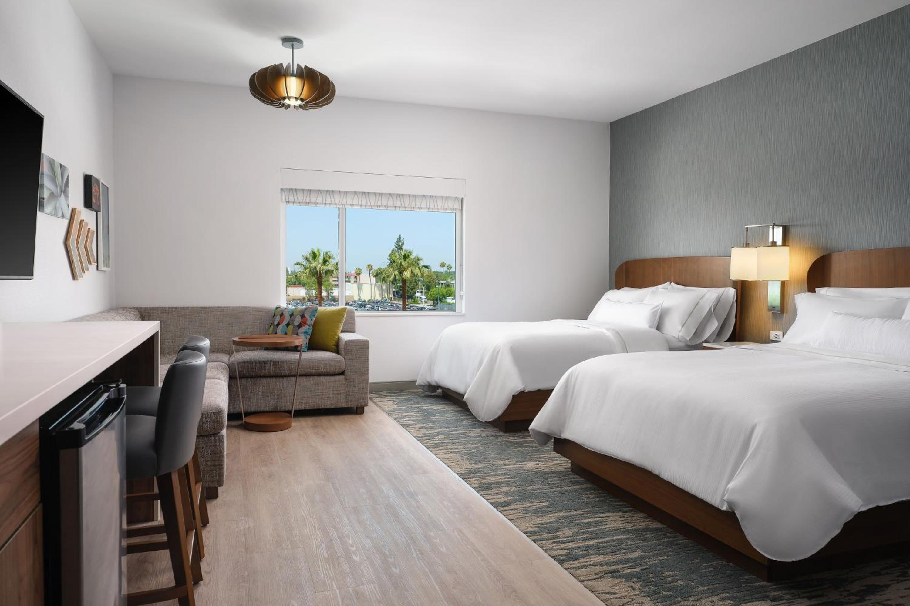 Studio, Suite, 2 Queen Beds, Disney View, Sofa