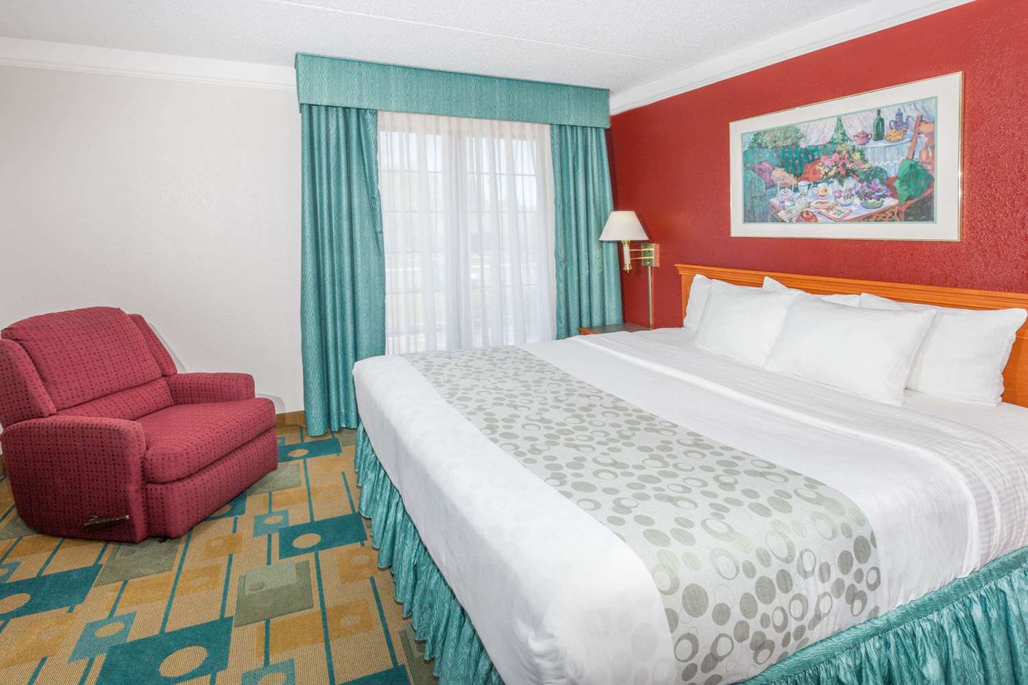Days Inn & Suites by Wyndham Arlington Heights 7/36