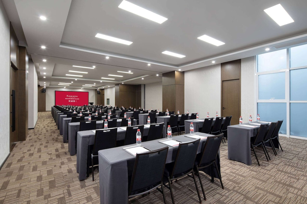Ramada by Wyndham Xi'an Chanba 34/40