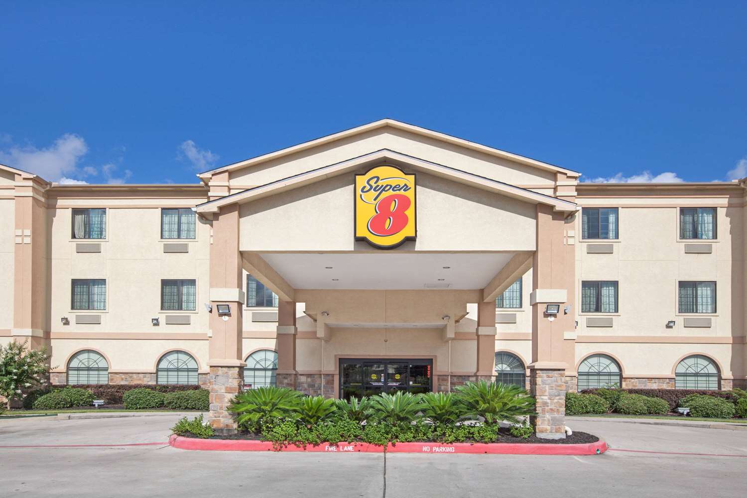 Super 8 by Wyndham IAH West/Greenspoint 4/31