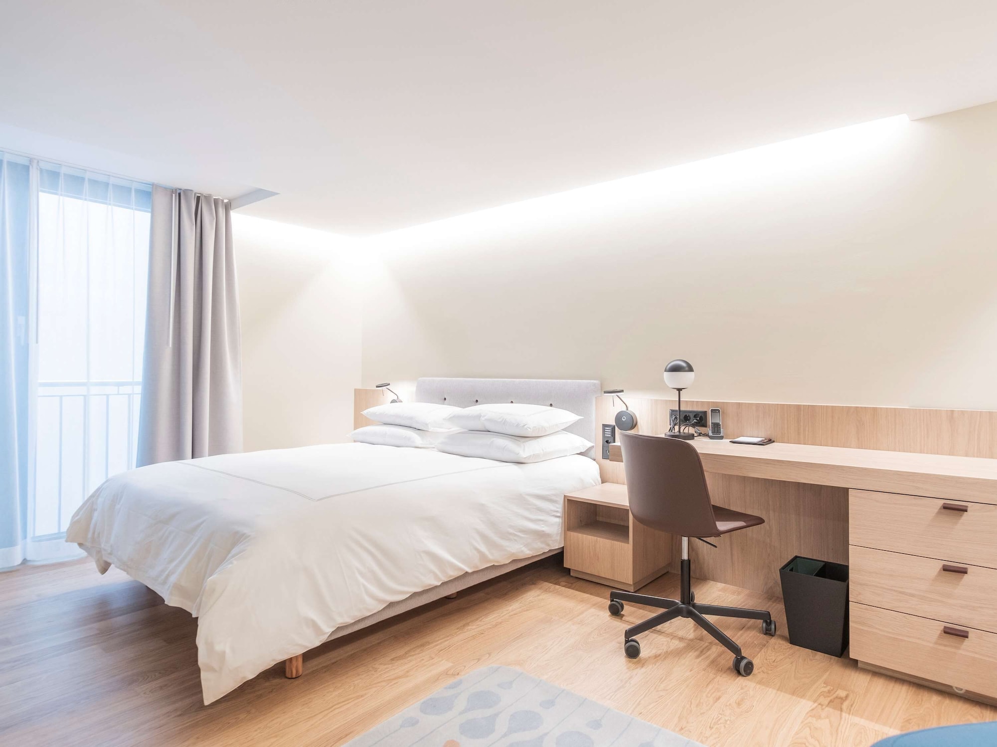 غرفة كلاسيكية بسرير كوين، Swissotel Kursaal Bern 4/6