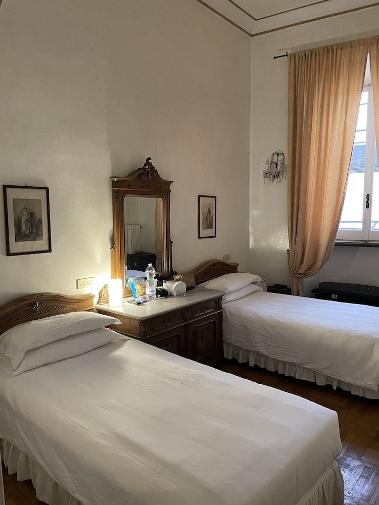 Fontana Hotel Rome 8/59