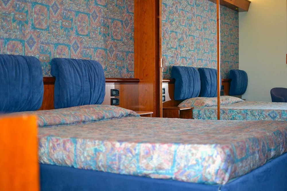 Sabra Hotel 13/35
