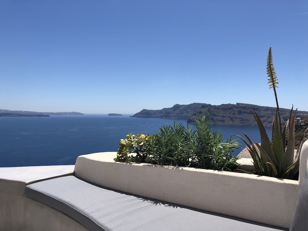 Marble Sun Villa By Caldera Houses 32/39