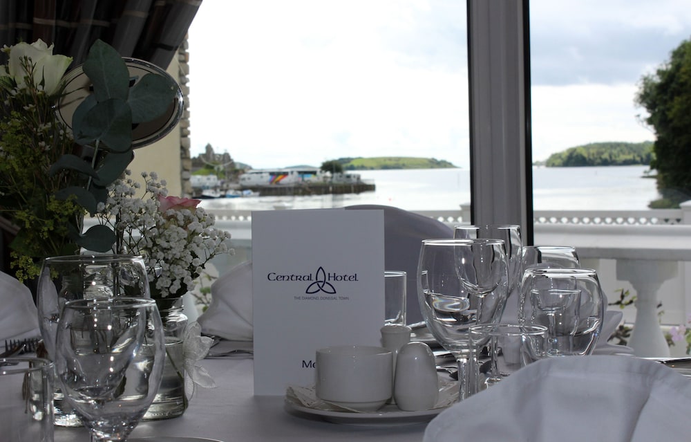 The Central Hotel Donegal 37/64