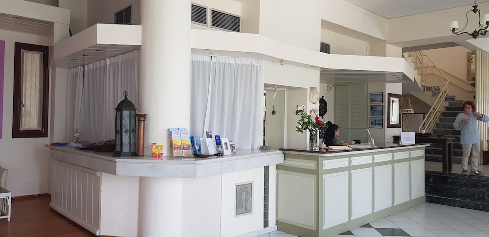 Clara Hotel 8/61