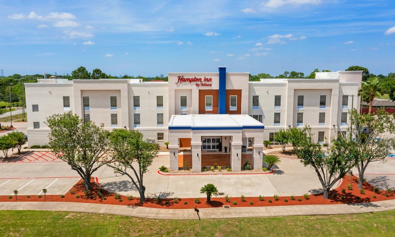 Hampton Inn Houston-Pearland 81/81