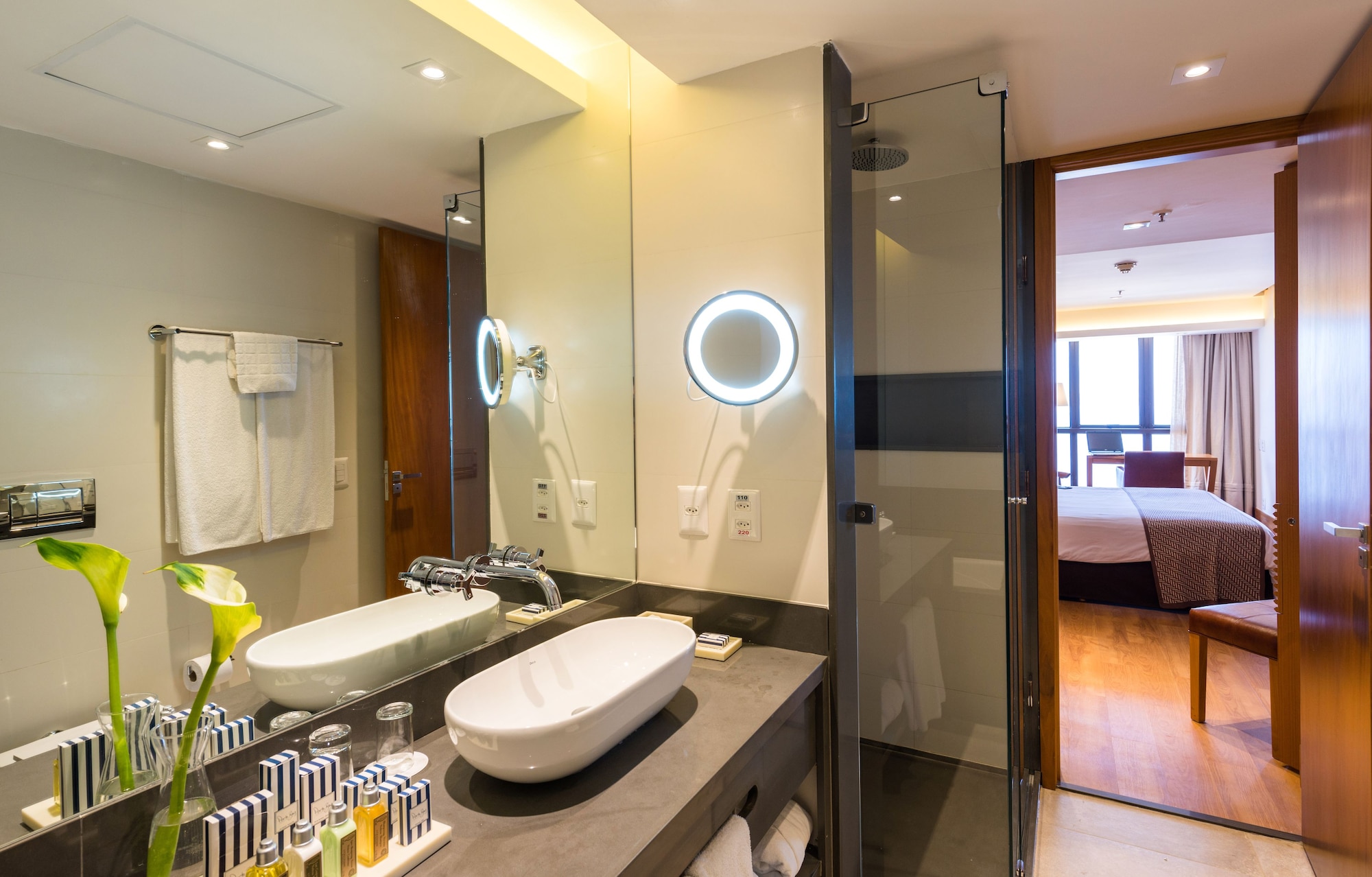 SUITE, SEA VIEW, TOP FLOOR